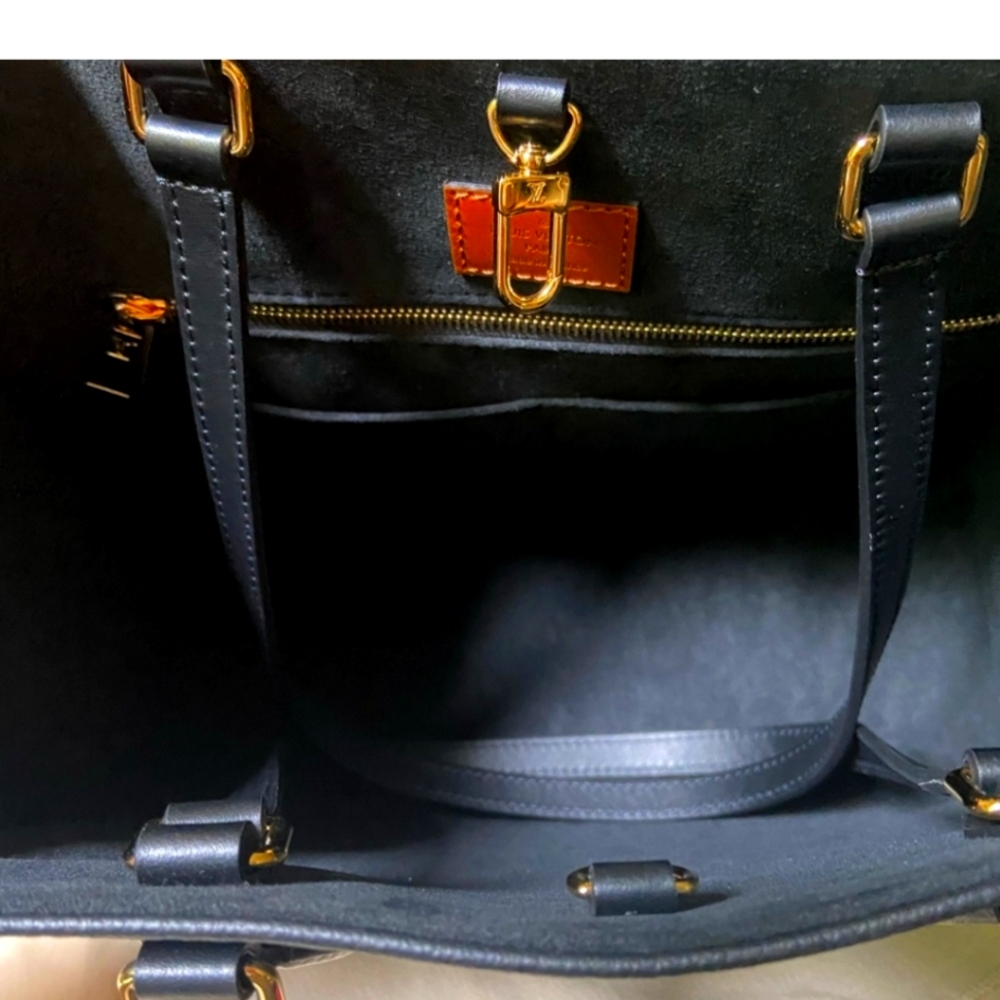 New! Louis Vuitton Wild at Heart Onthego MM Noir!